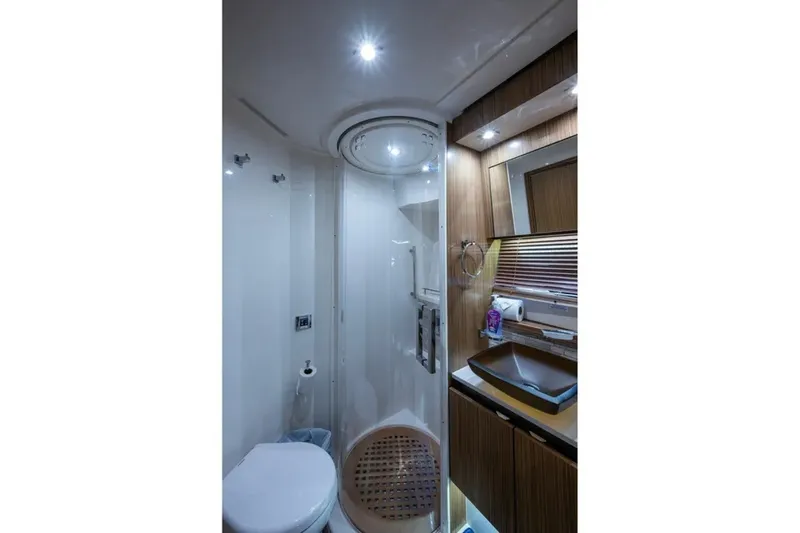 Slide: The Image of Sea Ray L550 Fly 2018 - 6458928