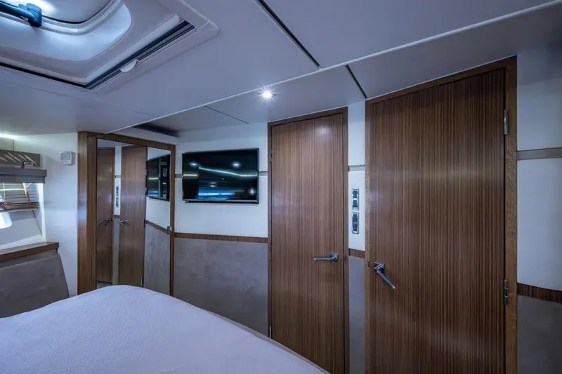 Slide: The Image of Sea Ray L550 Fly 2018 - 6458929
