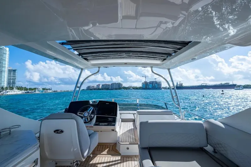Slide: The Image of Sea Ray L550 Fly 2018 - 6458901