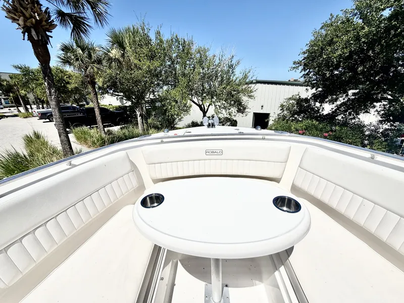 Slide: The Image of Robalo R247 Dual Console 2012 - 6461221