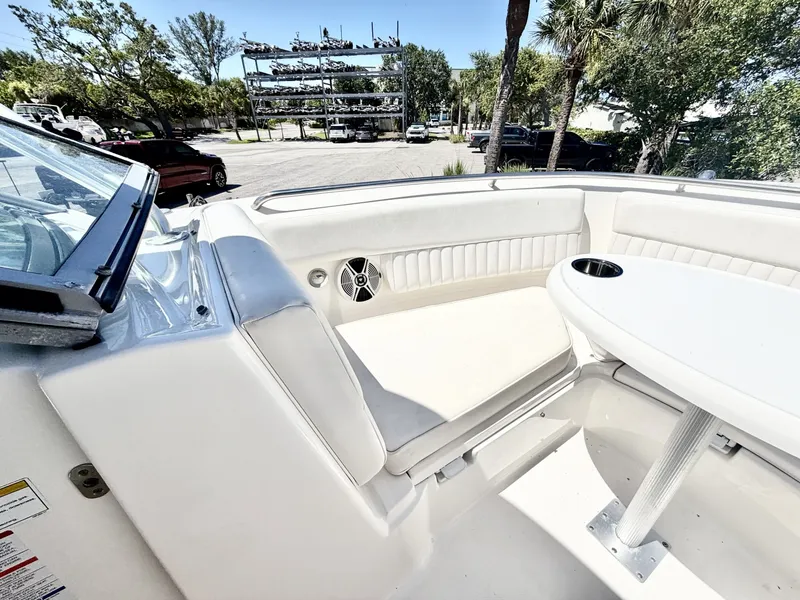 Slide: The Image of Robalo R247 Dual Console 2012 - 6461220