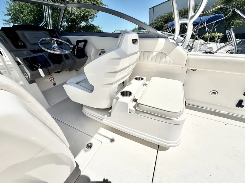 Slide: The Image of Robalo R247 Dual Console 2012 - 6461640