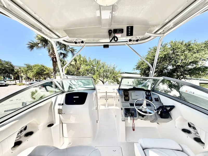 Slide: The Image of Robalo R247 Dual Console 2012 - 6461639