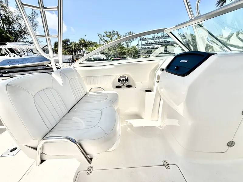 Slide: The Image of Robalo R247 Dual Console 2012 - 6461472