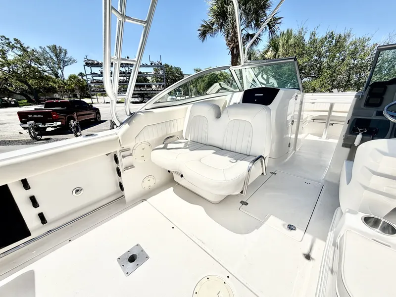 Slide: The Image of Robalo R247 Dual Console 2012 - 6462021