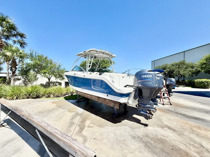 Slide: The Image of Robalo R247 Dual Console 2012 - 6462249