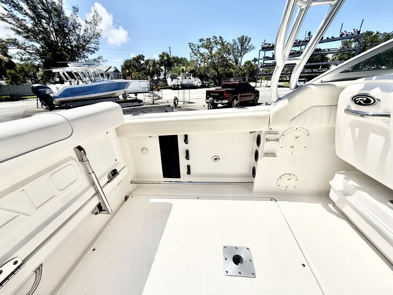 Slide: The Image of Robalo R247 Dual Console 2012 - 6462022