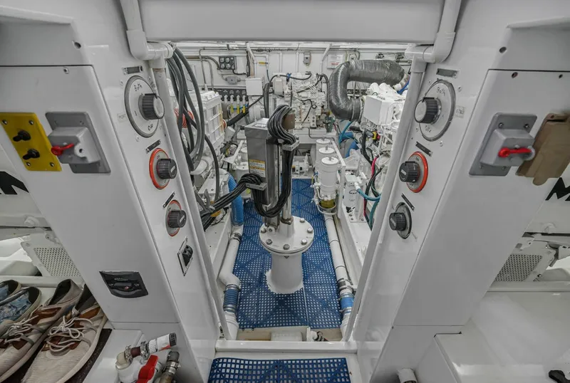 Slide: The Image of Merritt Yachts 48 1998 - 6462466