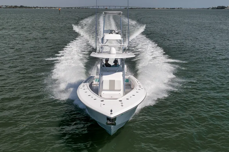 Slide: The Image of Custom Island Runner/Marquesa 2025 - 6462488