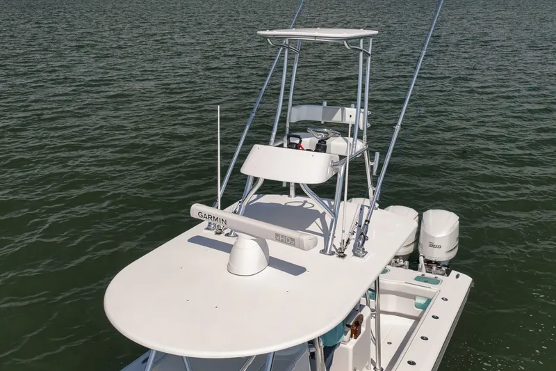 Slide: The Image of Custom Island Runner/Marquesa 2025 - 6462472