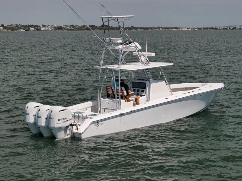 Slide: The Image of Custom Island Runner/Marquesa 2025 - 6462487