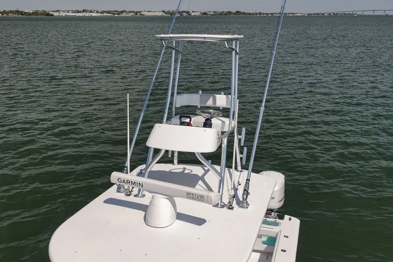 Slide: The Image of Custom Island Runner/Marquesa 2025 - 6462473