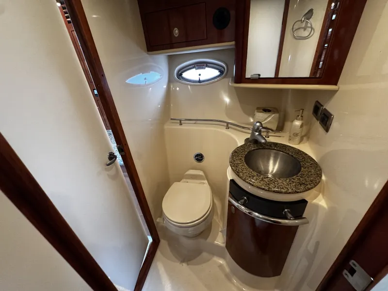 Slide: The Image of Sea Ray 40 Sundancer 2006 - 6471694
