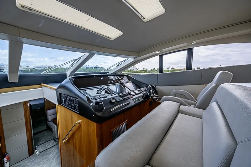 Slide: The Image of Sunseeker 62 EAGLE II - Helm - 7656126