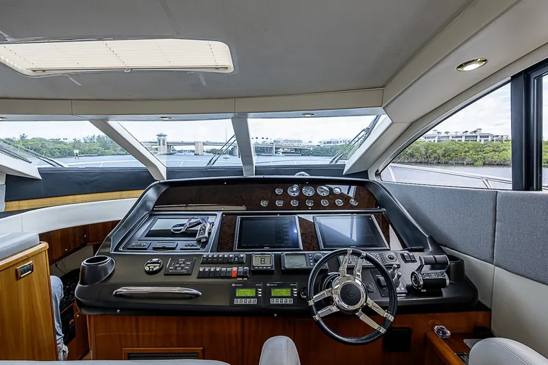 Slide: The Image of Sunseeker 62 EAGLE II - Helm - 7656128