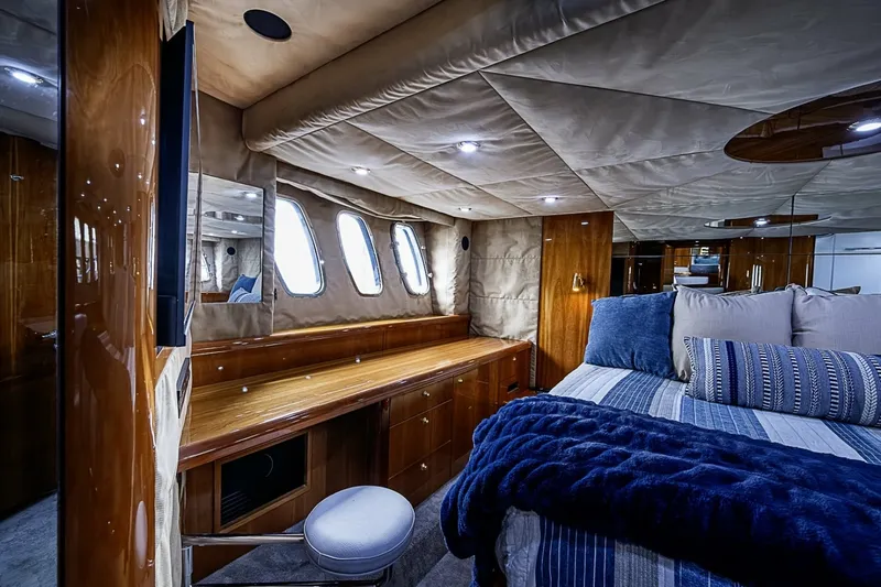 Slide: The Image of Sunseeker 62 EAGLE II - Master Stateroom - 7656150