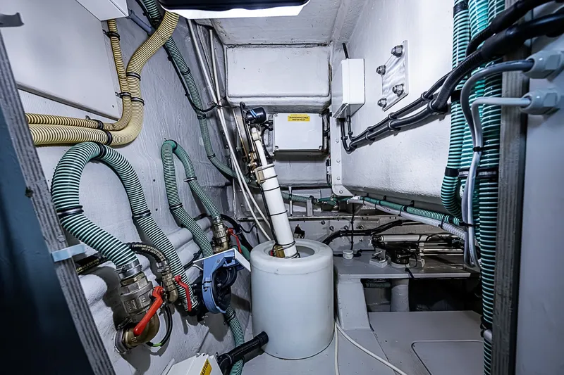 Slide: The Image of Sunseeker 62 EAGLE II - Engine Room - 6480660