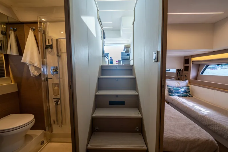 Slide: The Image of Prestige 520 2022 - 6833041