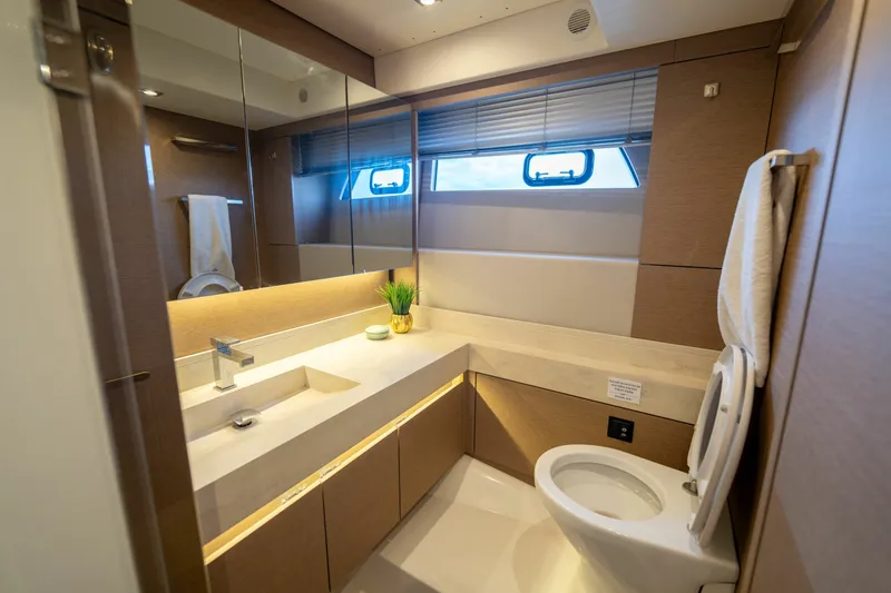 Slide: The Image of Prestige 520 2022 - 6833045