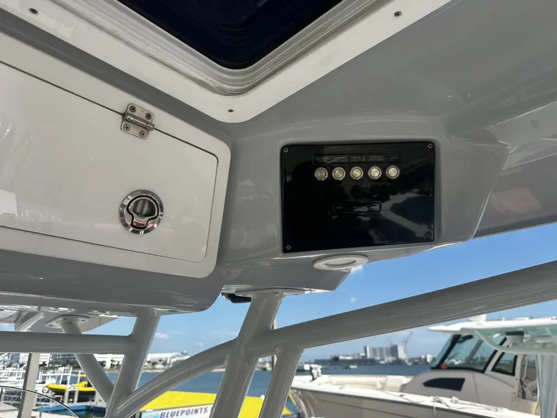 Slide: The Image of Sea Fox 28 2022 - 6472494