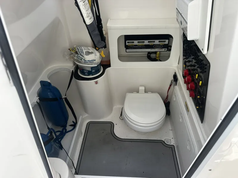Slide: The Image of Sea Fox 28 2022 - 6472504