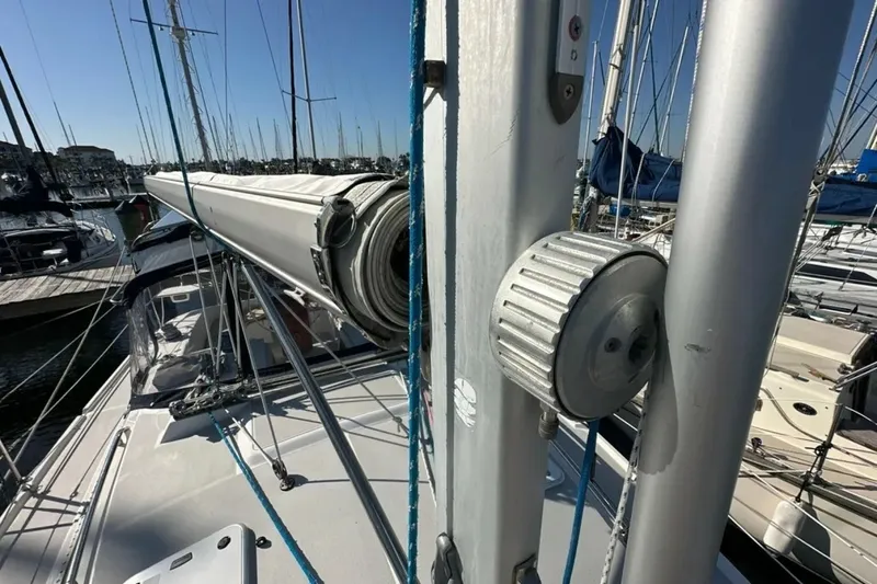 Slide: The Image of 2005 Catalina 350 - 6474280
