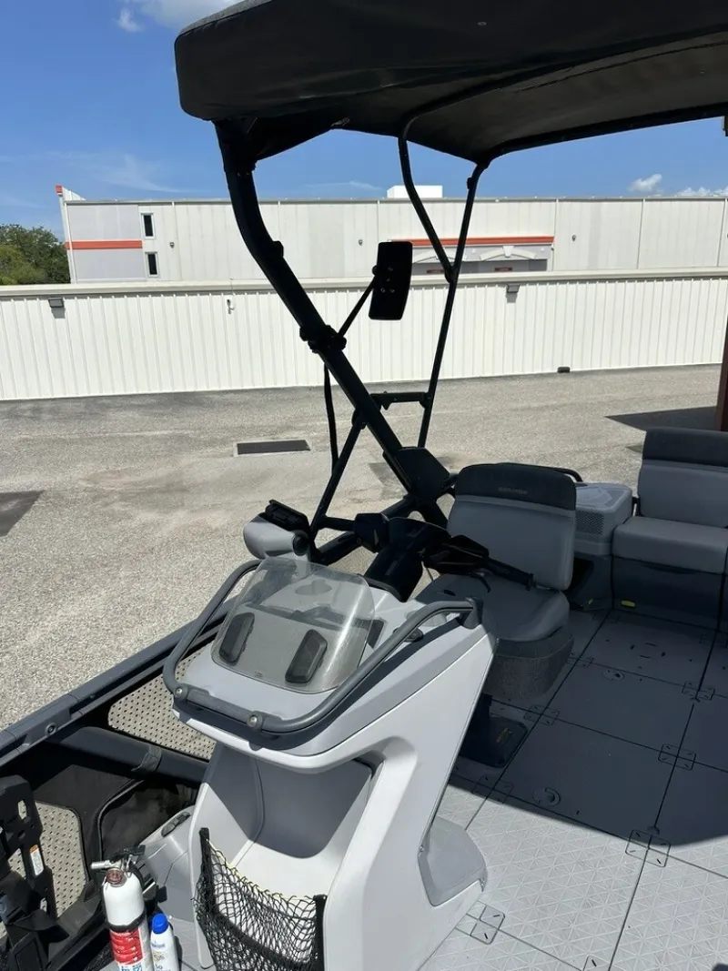 Slide: The Image of Sea-Doo 21 Switch Sport 2023 - 6520000