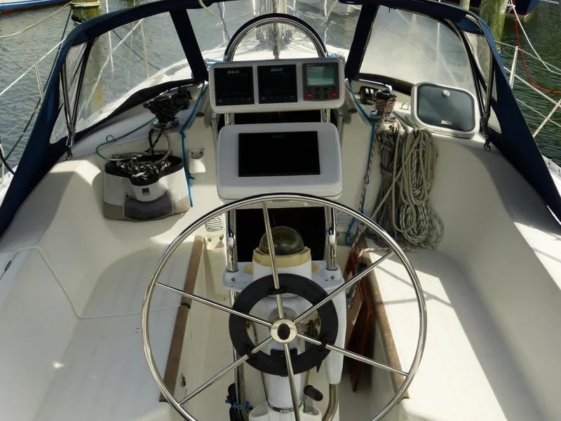 Slide: The Image of Beneteau Oceanis 321 1996 - 6479820
