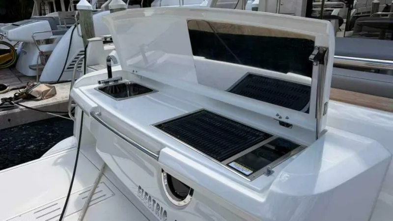 Slide: The Image of Greenline 48 Fly Hybrid 2024 - 6481439