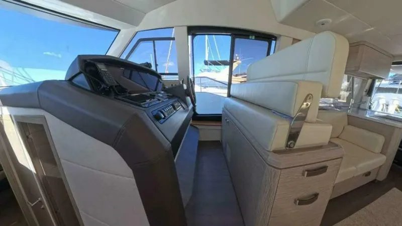 Slide: The Image of Greenline 48 Fly Hybrid 2024 - 6481476