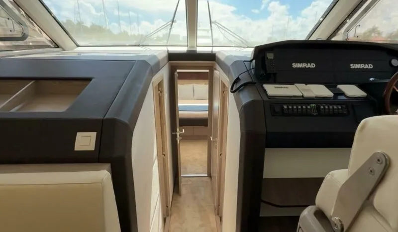 Slide: The Image of Greenline 48 Fly Hybrid 2024 - 6481480