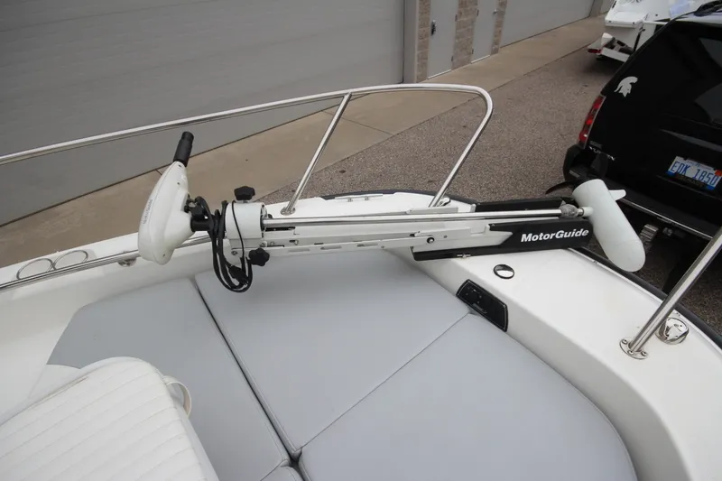 Slide: The Image of Boston Whaler 210 Dauntless 2014 - 6518292