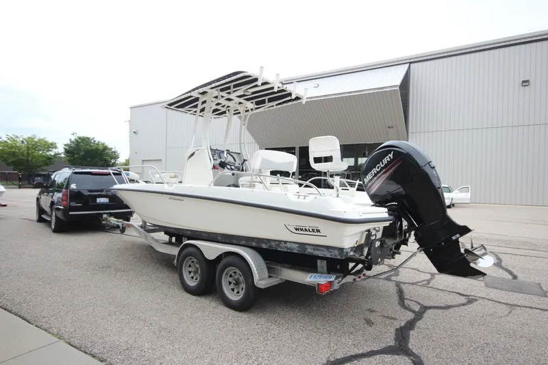 Slide: The Image of Boston Whaler 210 Dauntless 2014 - 6518283