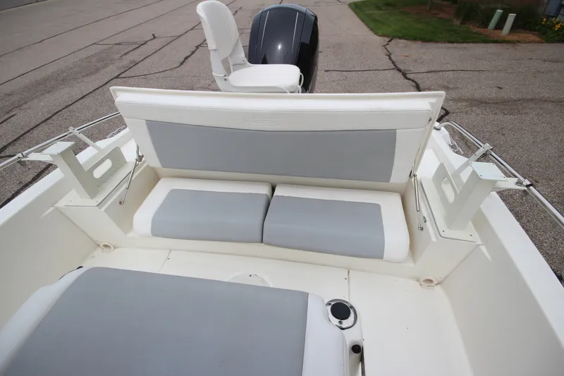 Slide: The Image of Boston Whaler 210 Dauntless 2014 - 6518288