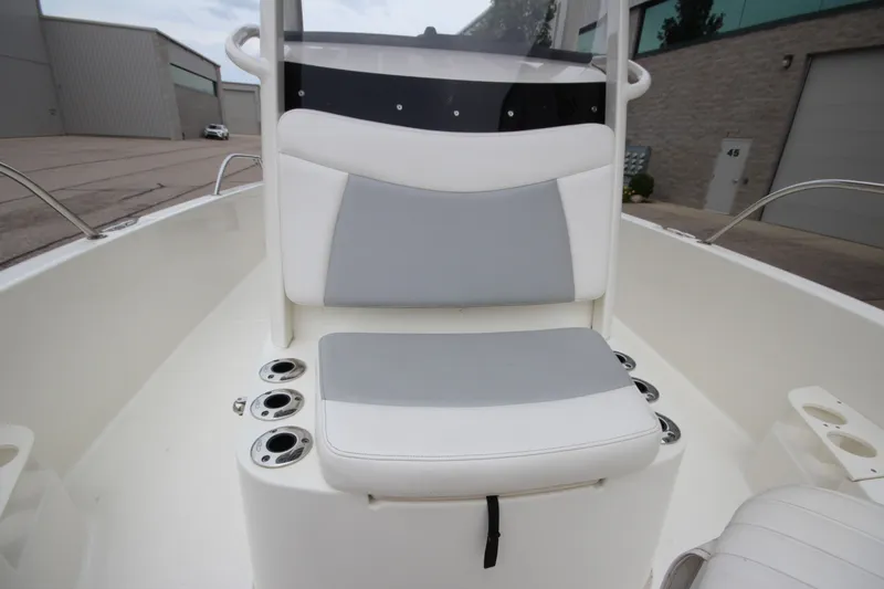 Slide: The Image of Boston Whaler 210 Dauntless 2014 - 6518300