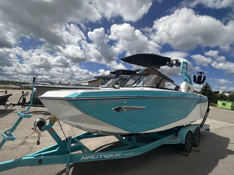 Slide: The Image of Nautique G23 2021 - 6482575