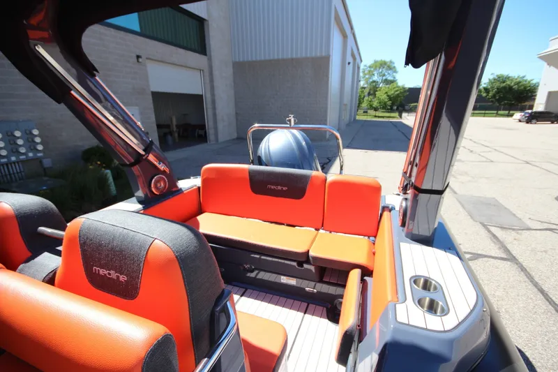 Slide: The Image of Zodiac Medline 7.5 NEO & Custom Trailer 2021 - 6483288