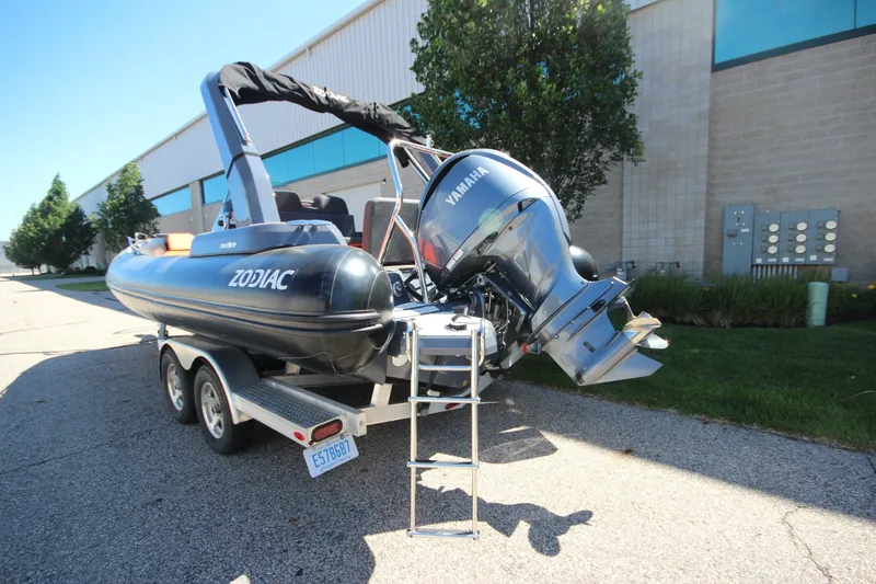 Slide: The Image of Zodiac Medline 7.5 NEO & Custom Trailer 2021 - 6483286
