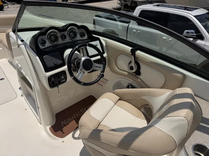 Slide: The Image of NauticStar 243 DC 2018 - 6483318