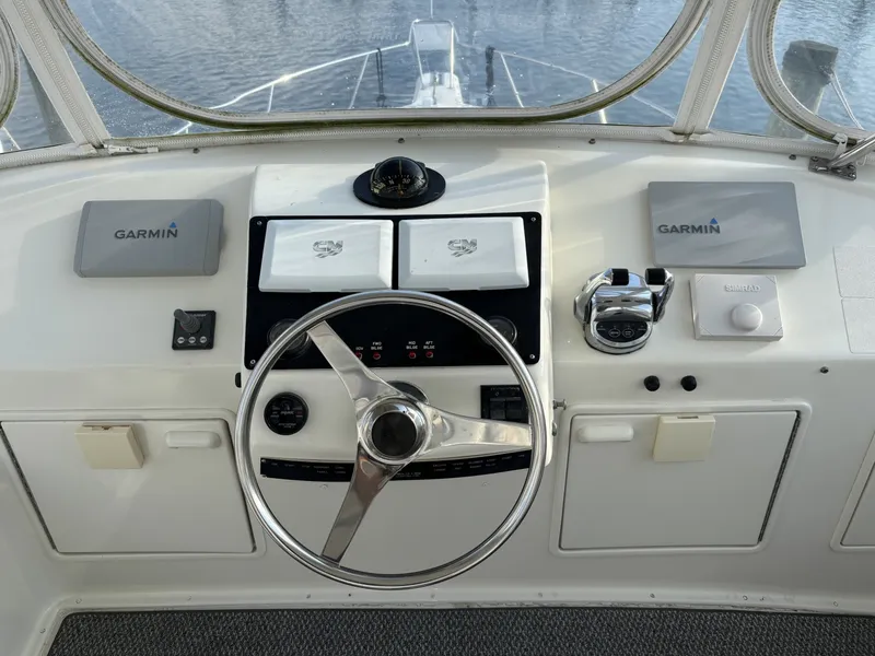 Slide: The Image of Ocean Yachts Cockpit Motor Yacht 1995 - 7518540