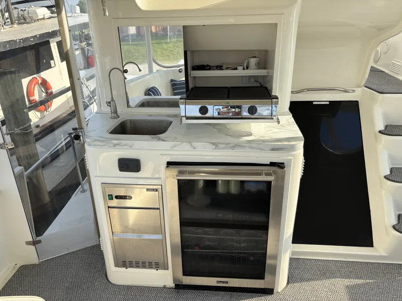 Slide: The Image of Ocean Yachts Cockpit Motor Yacht 1995 - 7518536