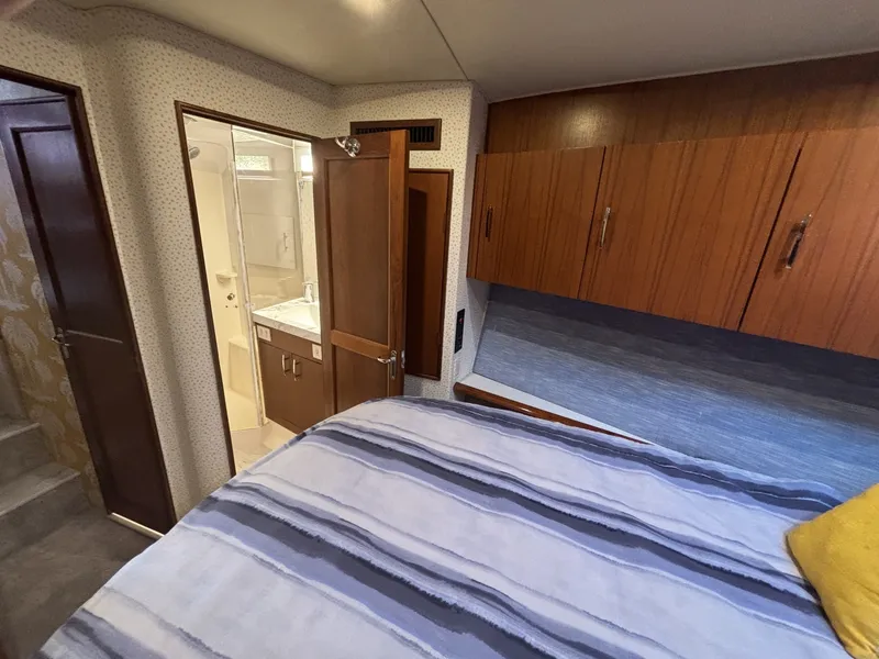 Slide: The Image of Ocean Yachts Cockpit Motor Yacht 1995 - 7518519