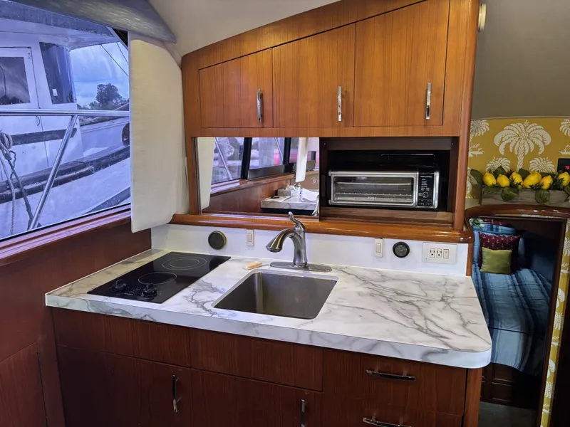 Slide: The Image of Ocean Yachts Cockpit Motor Yacht 1995 - 7518509