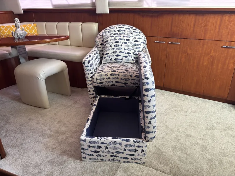 Slide: The Image of Ocean Yachts Cockpit Motor Yacht 1995 - 7518516