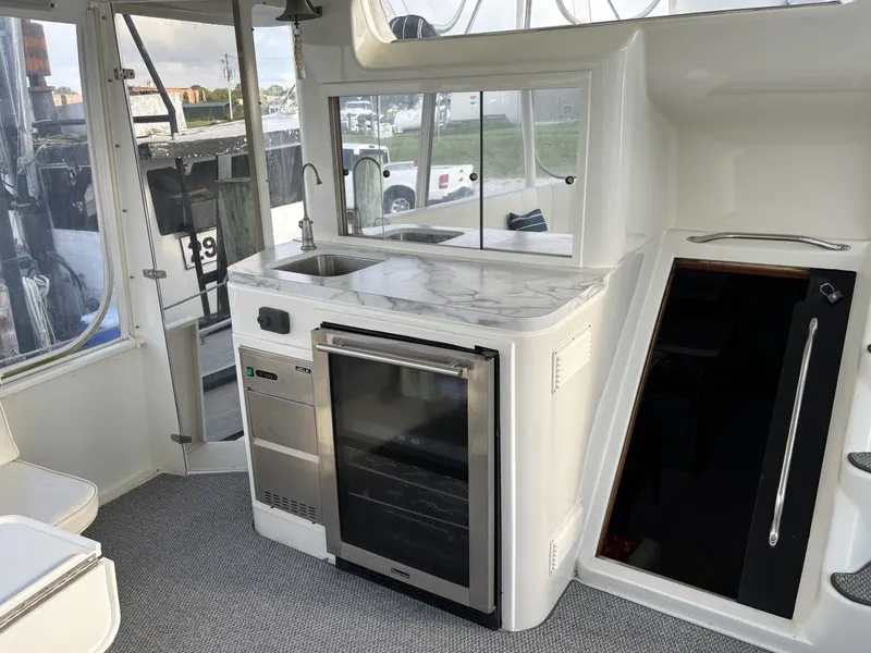 Slide: The Image of Ocean Yachts Cockpit Motor Yacht 1995 - 7518538
