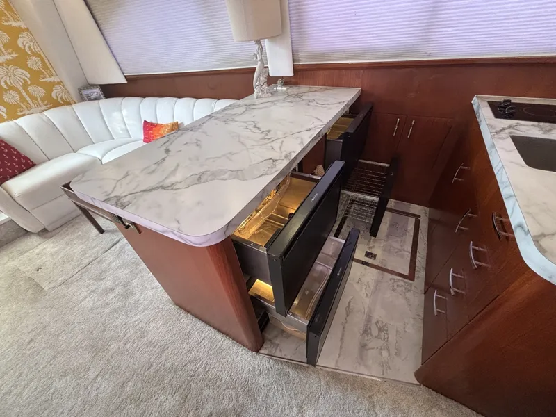Slide: The Image of Ocean Yachts Cockpit Motor Yacht 1995 - 7518511