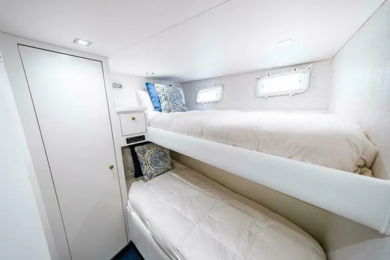 Slide: The Image of Port Side Guest Cabin    - 6484476