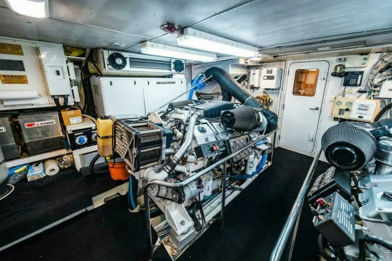 Slide: The Image of Stbd. Engine   - 6484513