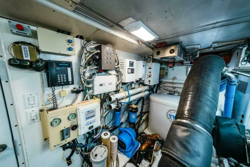 Slide: The Image of Outboard Port Engine - 6484518