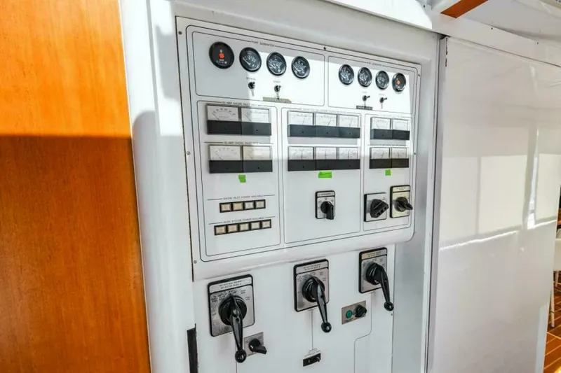 Slide: The Image of Companionway Switch Panel    - 6484467
